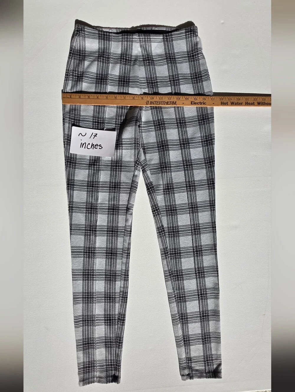 Tahari Size M Black and Grey Plaid Dress Pants